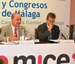 Francisco de la Torre, Alcalde de Málaga y Presidente del SCB, y Álvaro Blanco, en la presentación del Foro MICE